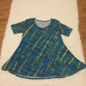 🦊LulaRoe Perfect T size Medium